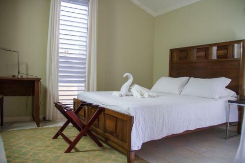 Two Bedroom Apartment In Kingston
