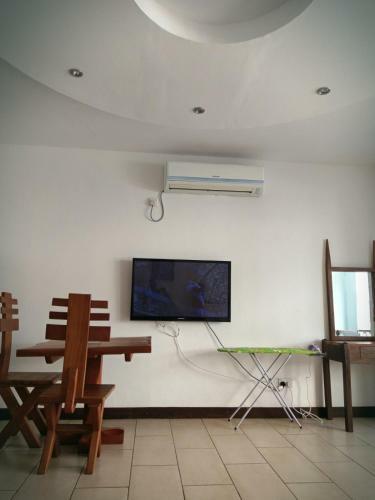Cowrie Beach Studio Apartment