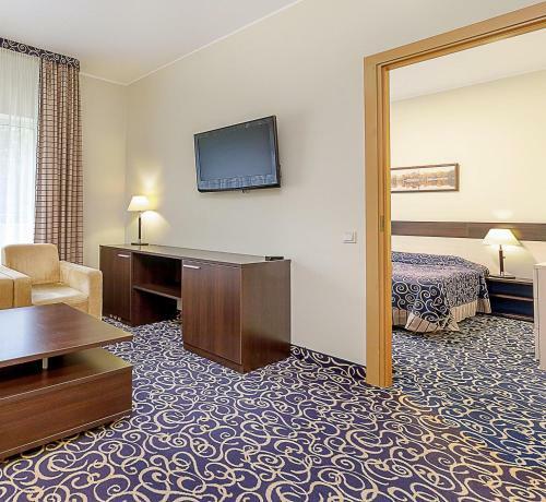 Hotel Egl? Plus Medical Spa
