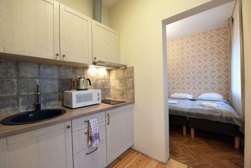Hostal Kubu Guest House