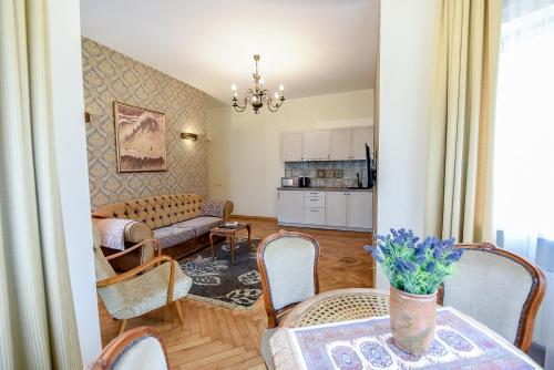 Hostal Kubu Guest House