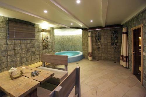 Hostal Kubu Guest House