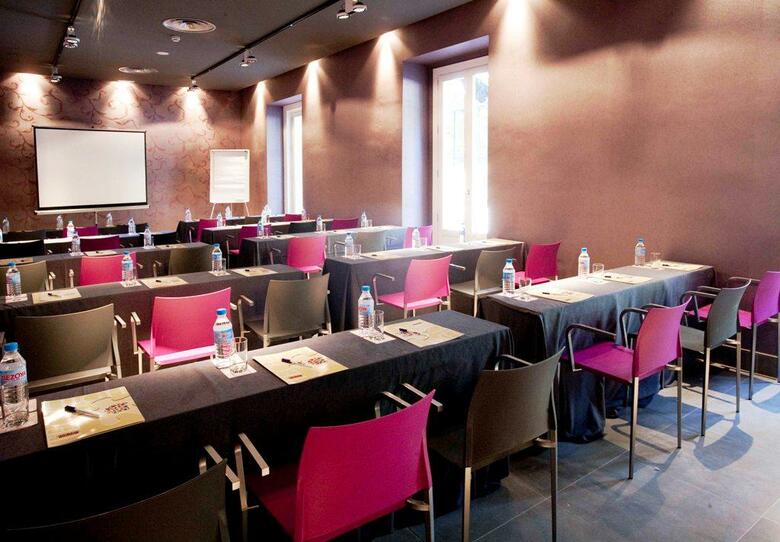 Hotel Petit Palace Santa Barbara