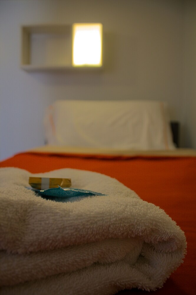 Hostal Florida Suites