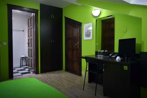 Hotel Theatre