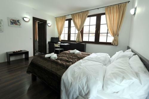 Hotel Theatre