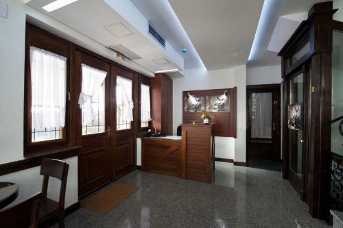 Hotel Theatre