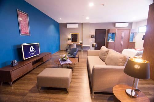 Goldenbay Hotel
