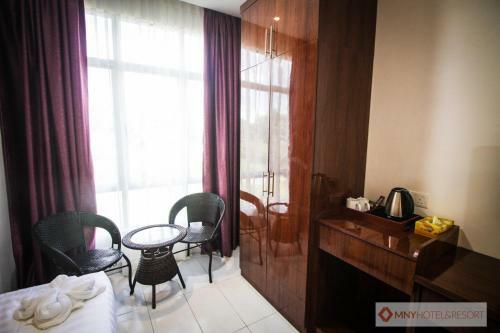 Mny Hotel & Resort
