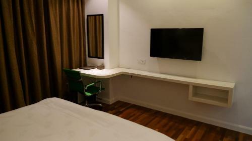 Pine Garden Hotel