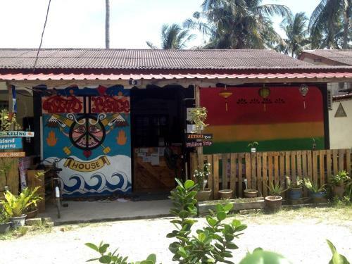 Hostal Two Peace House