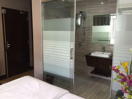 Fan Holiday Hotel