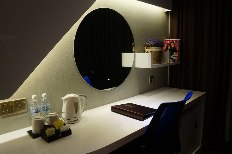 Greens Hotel & Suites