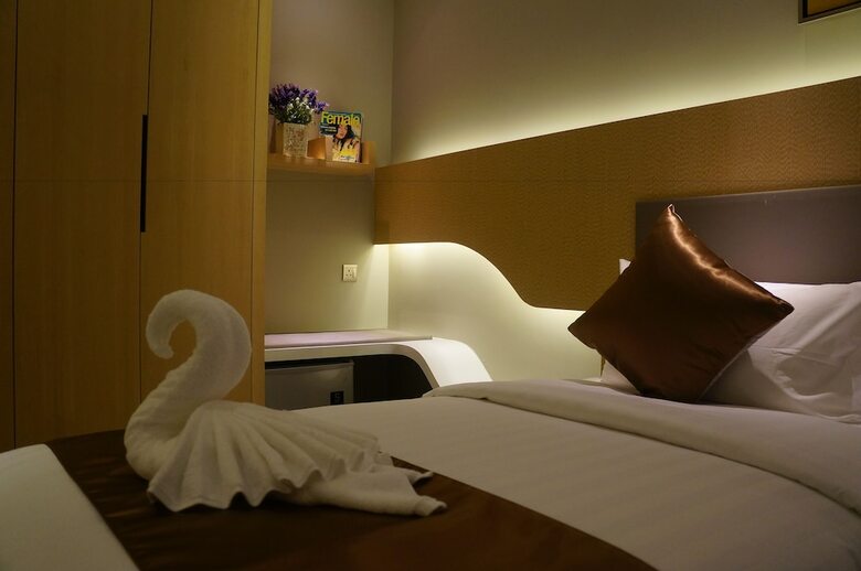 Greens Hotel & Suites
