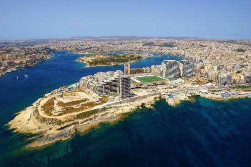 Apartment With Stunning Seaviews