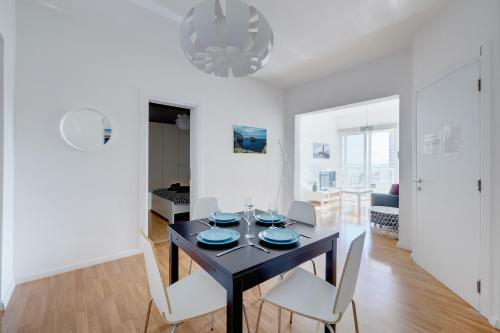 Apartment With Stunning Seaviews