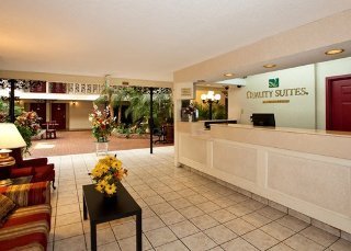 Hotel Comfort Suites Airport