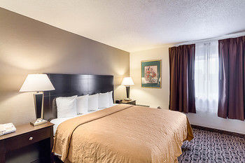 Hotel Comfort Suites Airport