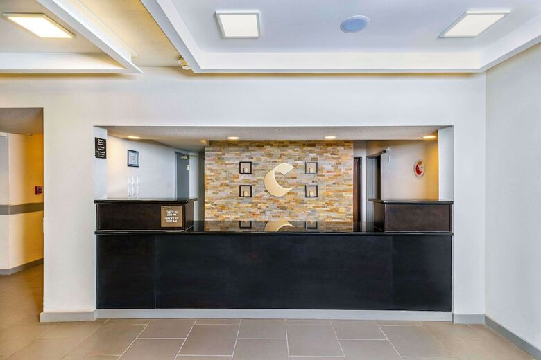 Hotel Comfort Inn And Suites