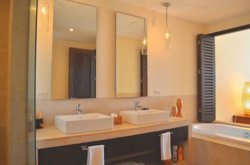 Apartamento Los Veneros Beachfront Luxury Residences