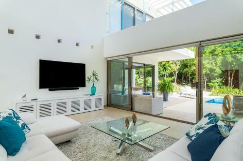 Casa Ave, Luxury & Resort Living
