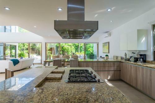 Casa Ave, Luxury & Resort Living