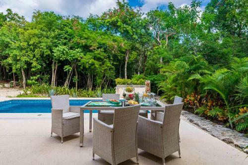 Casa Ave, Luxury & Resort Living