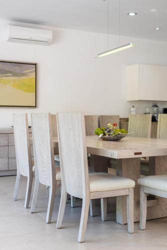 Casa Ave, Luxury & Resort Living