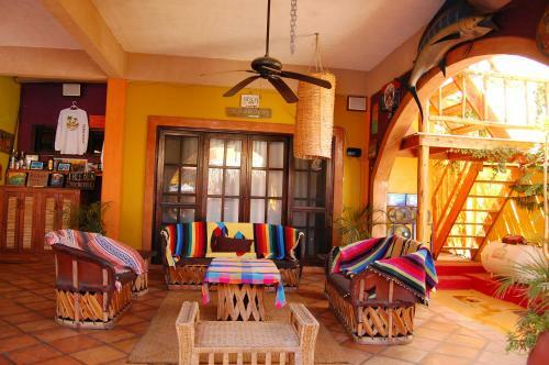 Hostal Leo's Baja Oasis