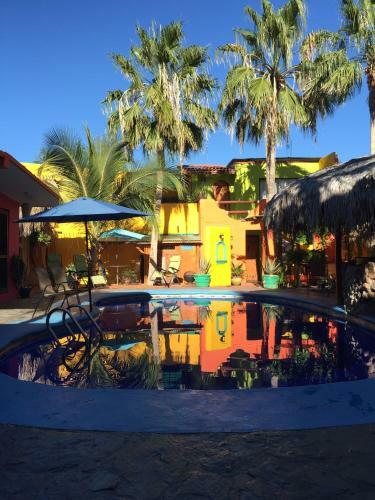 Hostal Leo's Baja Oasis