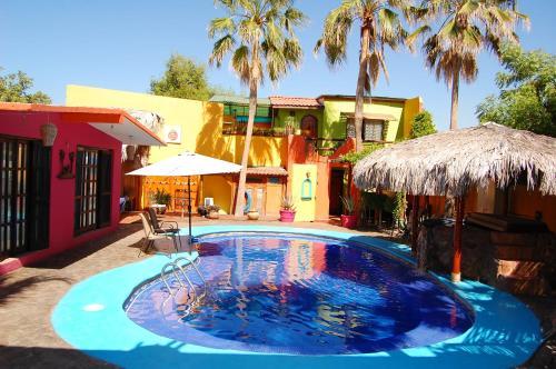 Hostal Leo's Baja Oasis