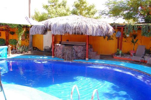 Hostal Leo's Baja Oasis