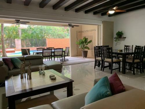 Apartamento Luxury Poolside Condo