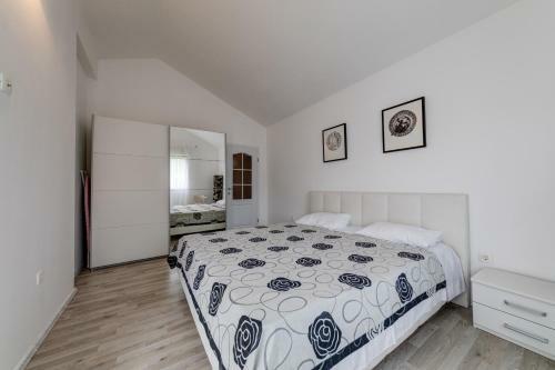 Apartments Frezija