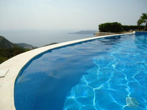 Lux Villa
