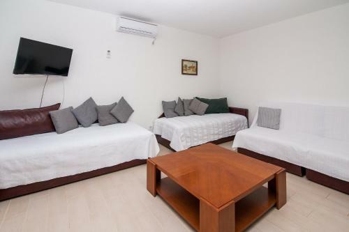 Open Sea Luxury Apartments