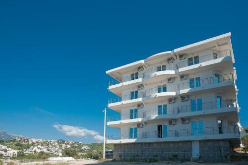 Open Sea Luxury Apartments