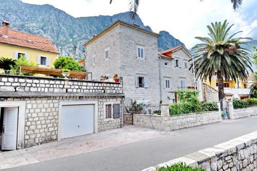 Apartamentos Ave R