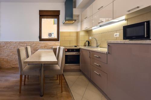 Apartment Gosposhtina 219