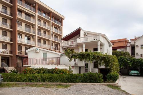 Hostal Guest House Slavuj