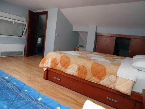Hotel R