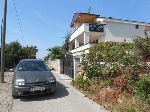 Apartments Mudri?