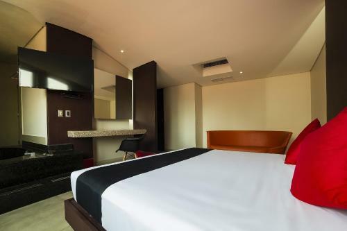 Hotel & Suites Ferri