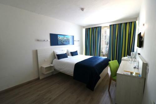 Hotel Santana