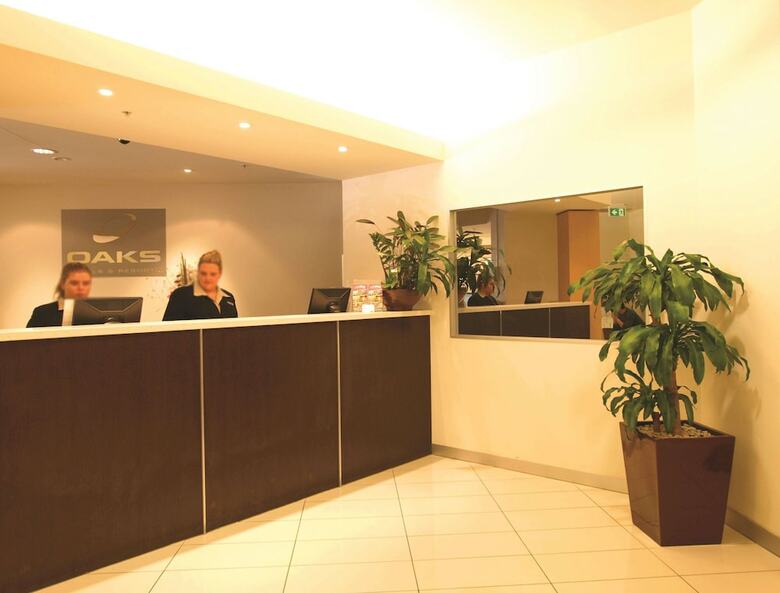 Hotel Oaks On Lonsdale