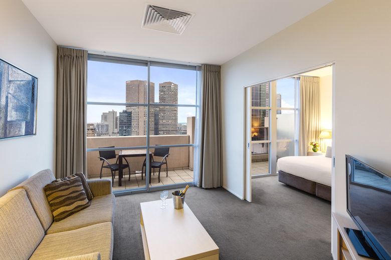 Hotel Oaks On Lonsdale