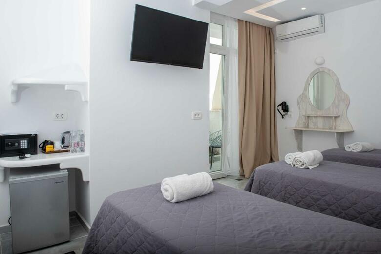Hotel Cyclades