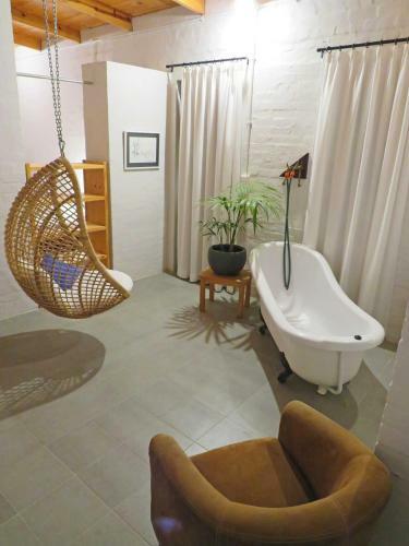 Bed & Breakfast Alternative Space B & B