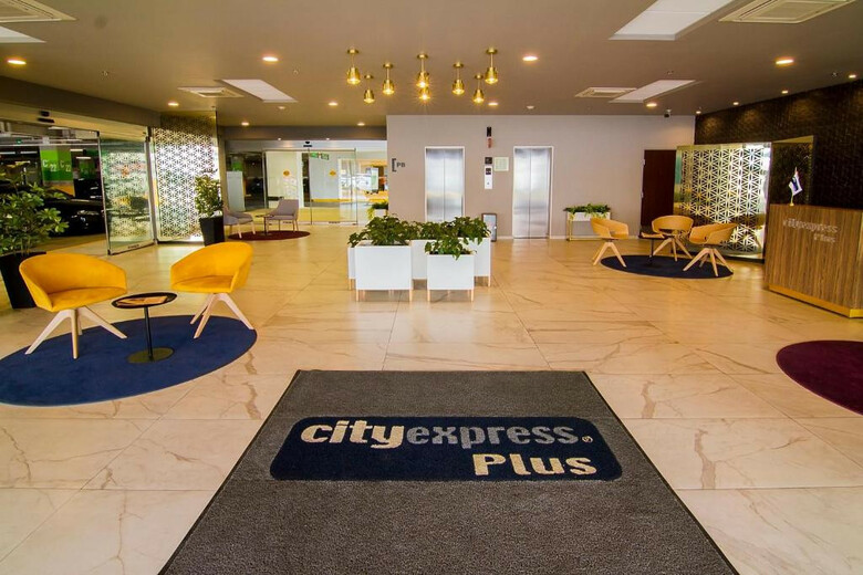Hotel City Express Plus Mundo E