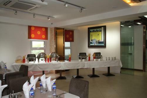 Ub Inn Hotel & Gallery
